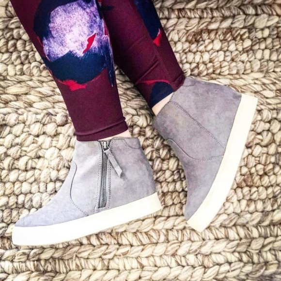 Universal Thread Cindy High Top Wedge Sneakers - Picture 2 of 5